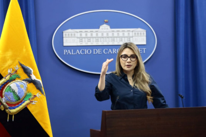 La vocera del Gobierno habló sobre la compra de los dos medios de comunicación.