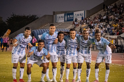 Jugadores de Guayaquil City tras vencer a San Antonio 3-1.