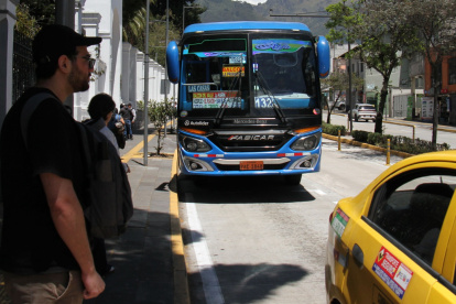 En Quito, la medida Pico y placa se aplica para reducir la intensa congestión vial. En promedio, los quiteños pasan hasta 70 horas al año atrapados en trafico.