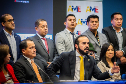 La AME, presidida por Patricio Maldonado, convocó a elecciones de sus autoridades, después de que el alcalde de Santa Clara, en Pastaza, hizo un llamado para una asamblea extraordinaria.