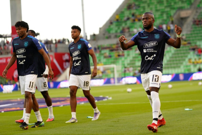 Enner Valencia (d) es el goleador de la Tricolor y será titular ante México.