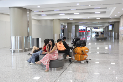 Nuevas salas en el aeropuerto Mariscal Sucre se preparan para recibir más pasajeros.