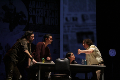 La obra plasma el diálogo de cuatro estudiantes de derecho en torno a un fallo histórico (y su falta de registro) de 1960.