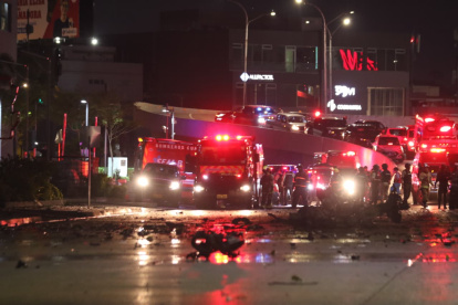 Autoridades y equipos de emergencia acudieron al lugar de la explosión registrada la tarde del martes 14 de octubre en la avenida Joaquín Orrantia, norte de Guayaquil.