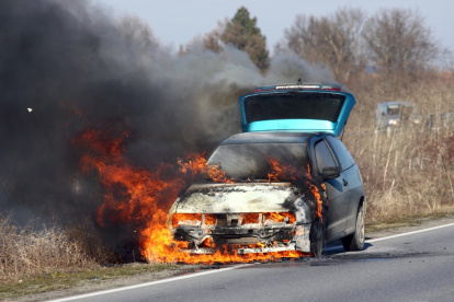 Imagen referencial de explosión de un carro.