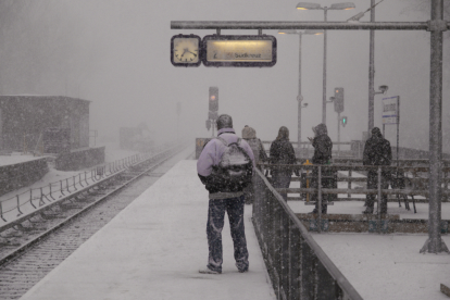 Las nevadas y heladas podrían acumular hasta 15 cm de nieve en zonas montañosas de ocho estados de EE. UU.