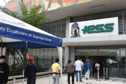 ¿Qué acciones legales existen para impugnar decisiones del IESS sobre pensiones?