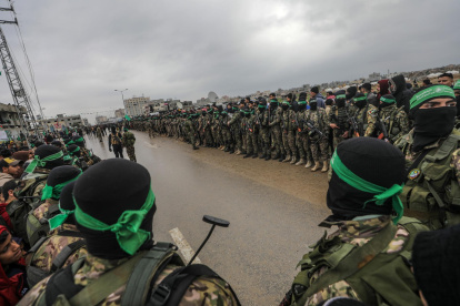 Fotografía de archivo de milicias de las Brigadas de Al-Qasam, brazo armado del movimiento islamista Hamás.