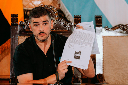 El alcalde de Guayaquil, Aquiles Álvarez, dio una rueda de prensa en el Salón de la Ciudad para ofrecer detalles del seguimiento a vinculados en atentados en la Bahía.