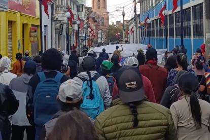 Aunque el Gobierno y diferentes representantes indígenas anunciaron que el paro se suspendía, otros dirigentes desconocieron el acuerdo.