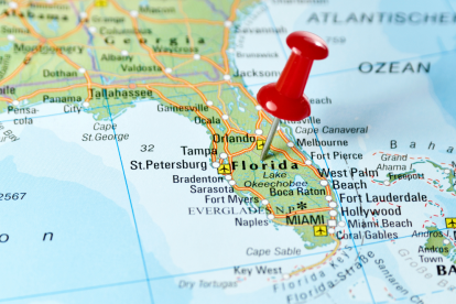El nuevo frente frío en Florida trae consigo lluvias dispersas, un leve descenso de temperaturas y fuertes vientos que generan alto riesgo de resaca en las costas de Miami y Palm Beach.