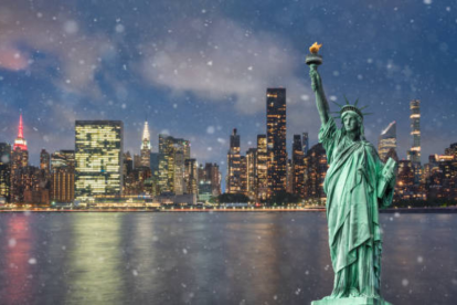 El fenómeno de La Niña modificará la ruta de las tormentas este invierno, provocando un aumento significativo de nevadas en Chicago y un efecto contrario de variabilidad en Nueva York.