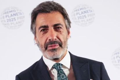 Juan del val ganador del Premio Planeta 2025