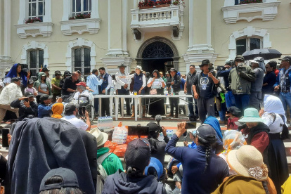 Anabel Hermosa, alcaldesa de Otavalo, en la provincia ecuatoriana de Imbabura, epicentro de las protestas indígenas, aclaró que continúa el paro.