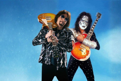 Ace Frehley fue miembro fundador de KISS, colaborando con Gene Simmons.
