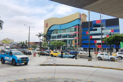 Hasta cerca de las 12:00 de este 17 de octubre, las calles aledañas a la zona donde se registró el ataque, cerca de Mall del Sol, continuaban cerradas.