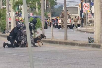 Los militares se encuentran en el sitio investigando lo ocurrido.