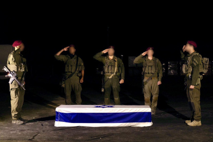 Ceremonia llevada a cabo por el ejército Israelí en Gaza en memoria del secuestrado israelí Eliyahu Margalit.