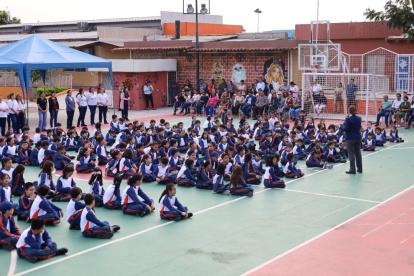 El aniversario número treinta recordó los hitos de COPOL: Bachillerato Internacional, robótica educativa y acción social sostenida.