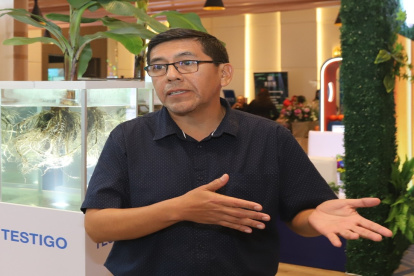 Carlos Torres es ingeniero agrónomo, encargado de contener el Fusarium Raza 4 tropical (Foc R4T) en plátano.