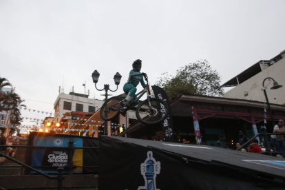 Las categorías incluyeron Élite, Máster, Mujeres, Ebike y Junior, con tiempos promedio cercanos al minuto.