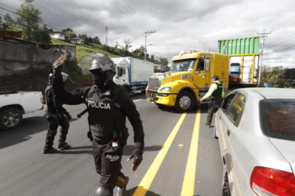 Las vías continúan cerradas mientras que el diálogo ha sido suspendido.