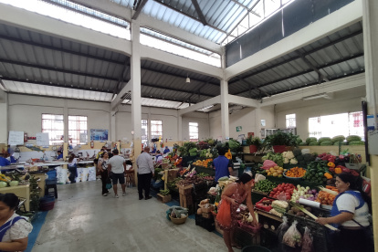 En mercados de Guayaquil, como el Oeste, se han registrado ligeras variaciones en los precios, durante el último mes.