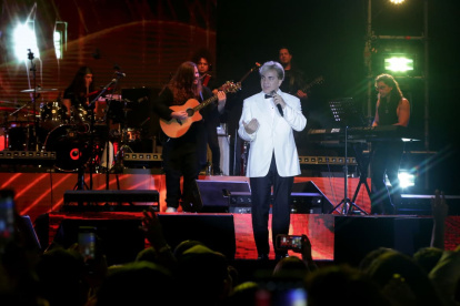Tras el concierto en Guayaquil, Cristian Castro habló: desmintió polémicas, elogió al público y sorprendió al revelar que evalúa mudarse a Ecuador.