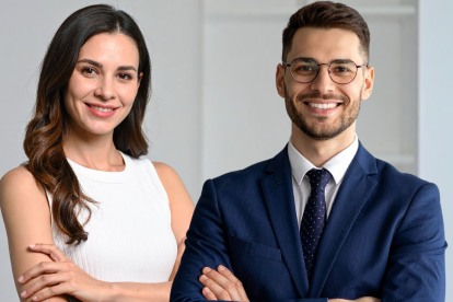 El lenguaje corporal revela más de lo que se dice con palabras: gestos, posturas y miradas comunican seguridad y presencia.