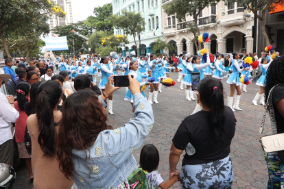 Guayaquil conmemora 205 años de Independencia con eventos que incluyen pregones, ferias, conciertos, entre otros.
