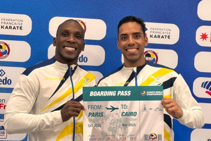 José Acevedo (d) junto a su entrenador Dionicio Gustavo, en el Clasificatorio de París.