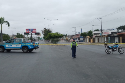 Vía cerrada por procedimiento policial.