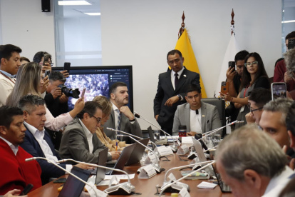 Este 21 de octubre, Aquiles Álvarez acudió a la Asamblea Nacional para entregar información técnica sobre el vehículo y certificar videos.