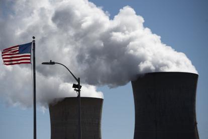El vapor sale de la planta nuclear de Three Mile Island, con la planta operativa dirigida por Exelon Generation, en Middletown, Pensilvania.