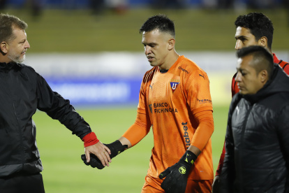 El arquero Gonzalo Valle se lesionó en el partido ante Universidad Católica.