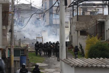 El domingo, 12 de octubre, las fuerzas del orden se enfrentaron a manifestantes en San Miguel del Común es una comuna indígena ubicada en la parroquia Calderón, en el norte de Quito.