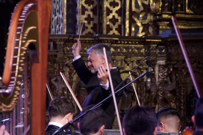 Harutyunyan dirigió la Orquesta Sinfónica de Guayaquil durante catorce años y fundó la Orquesta Filarmónica de Guayaquil, de la cual fue director titular hasta 2023.