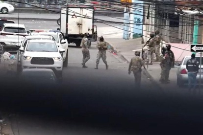 Defensa de Noboa pide investigar demora en entrega de videos municipales.