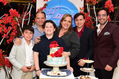 Juan Carlos Drouet, Gina Rossignoli de Drouet, Enrique Estarellas, Miguel Rossignoli y los niños Vincenzo y Michele Rossignoli.