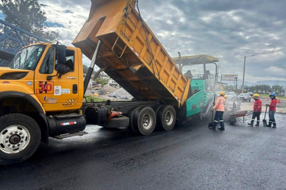 Los trabajos avanzaron con la intervención de la av. Oswaldo Guayasamín, en el tramo Puembo-Pifo.
