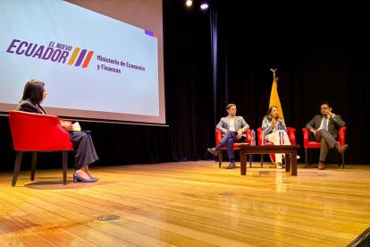 El conversatorio "Panorama Económico 2025" se dio en la Universidad San Francisco de Quito (USFQ).