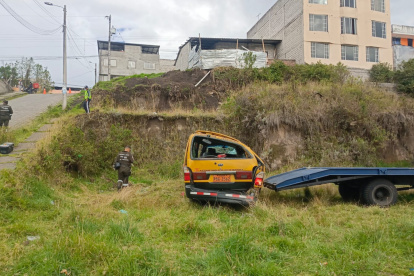 El 23 de octubre, una furgoneta escolar se volcó en las calles Leónidas Dubles y Byron Noboa, en San José de Guamaní, sur de Quito.