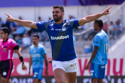 El venezolano Alexander González seguirá vistiendo la camiseta de Emelec hasta final de temporada.