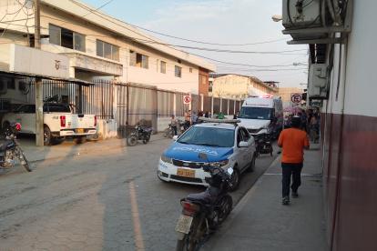 Un comerciante herido recibió atención médica en Salitre y luego fue trasladado a Guayaquil.