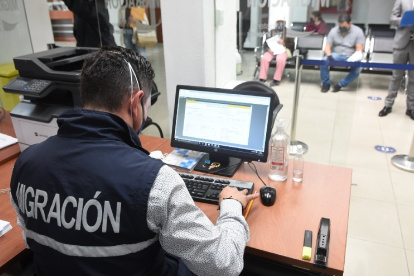 La Asamblea busca reformar los requisitos para los migrantes extranjeros que ingresan o buscan permanecer en Ecuador