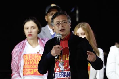 El presidente de Colombia, Gustavo Petro, habló en la plaza de Bolívar este viernes, en Bogotá (Colombia).
