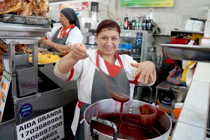 Ferias gastronómicas, concursos, festivales y ceremonias ancestrales llenan de tradición y sabor los barrios de Quito durante la temporada de Finados 2025.