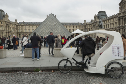 Tres días estuvo cerrado el museo del Louvre, en París, tras el robo histórico.
