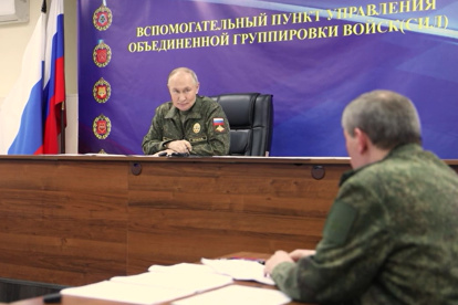 Putin conversa con su cúpula militar