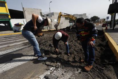 Trabajos. El viernes 24 de octubre inició la construcción del Sendero seguro en San Juan de Cumbayá.